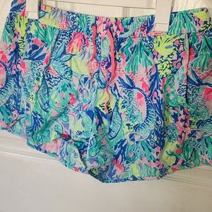 Lilly Pulitzer pull on shorts sz Large